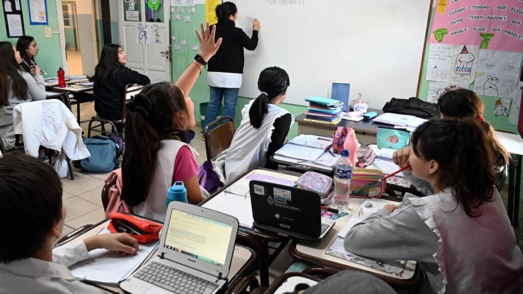 Tras el receso invernal, retoman las clases en ocho provincias y la ciudad de Buenos Aires.