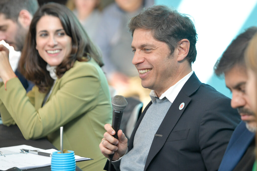 El gobernador de la provincia Axel Kicillof visita Ameghino.