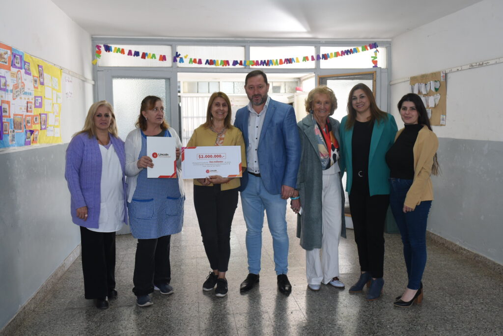Se entregó un subsidio a la Escuela Primaria N°18 para mejoras edilicias.