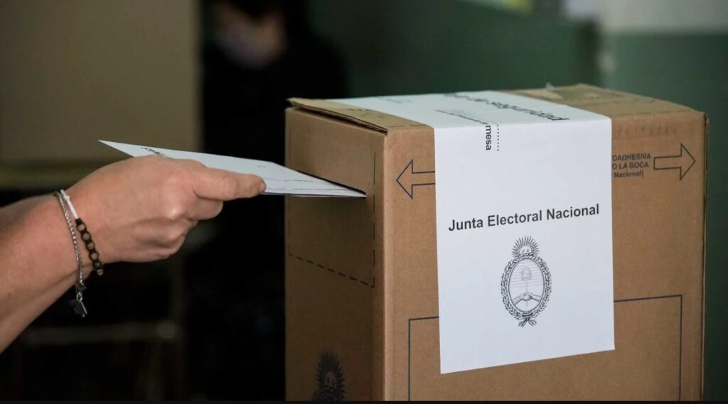 Argentina decide: comienza el balotaje para definir al próximo presidente.