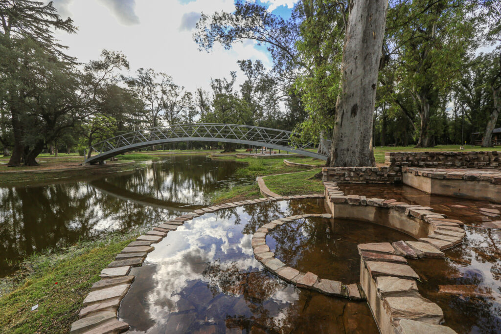 El lago del parque de Lincoln en su recta final.