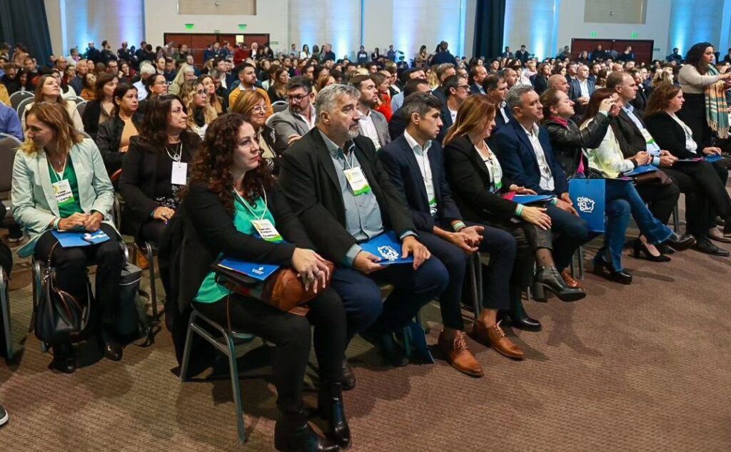 Serenal participó del VI congreso nacional de intendentes contra el cambio climático.