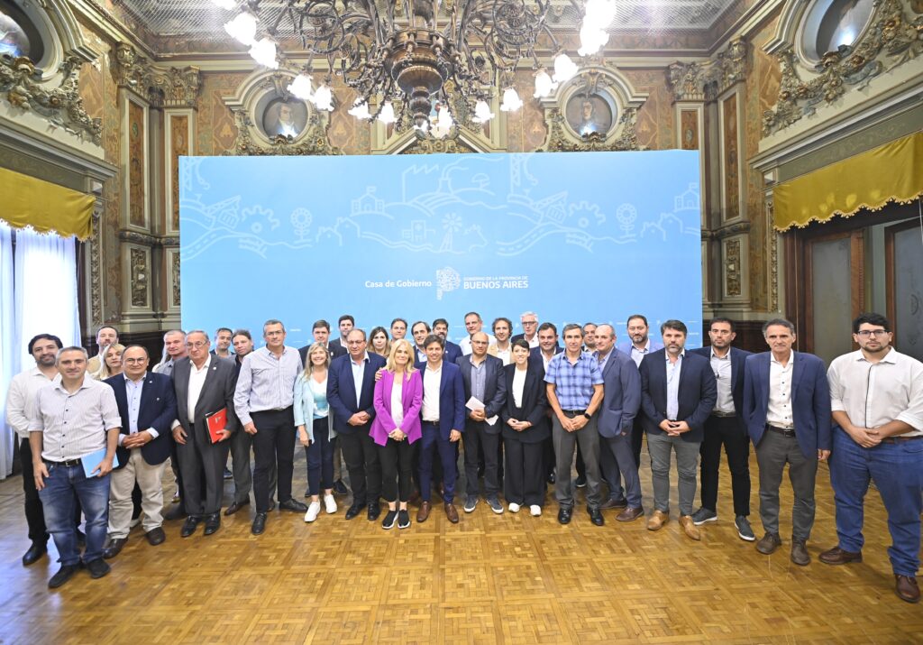 Kicillof recibió a intendentes e intendentas de la provincia.