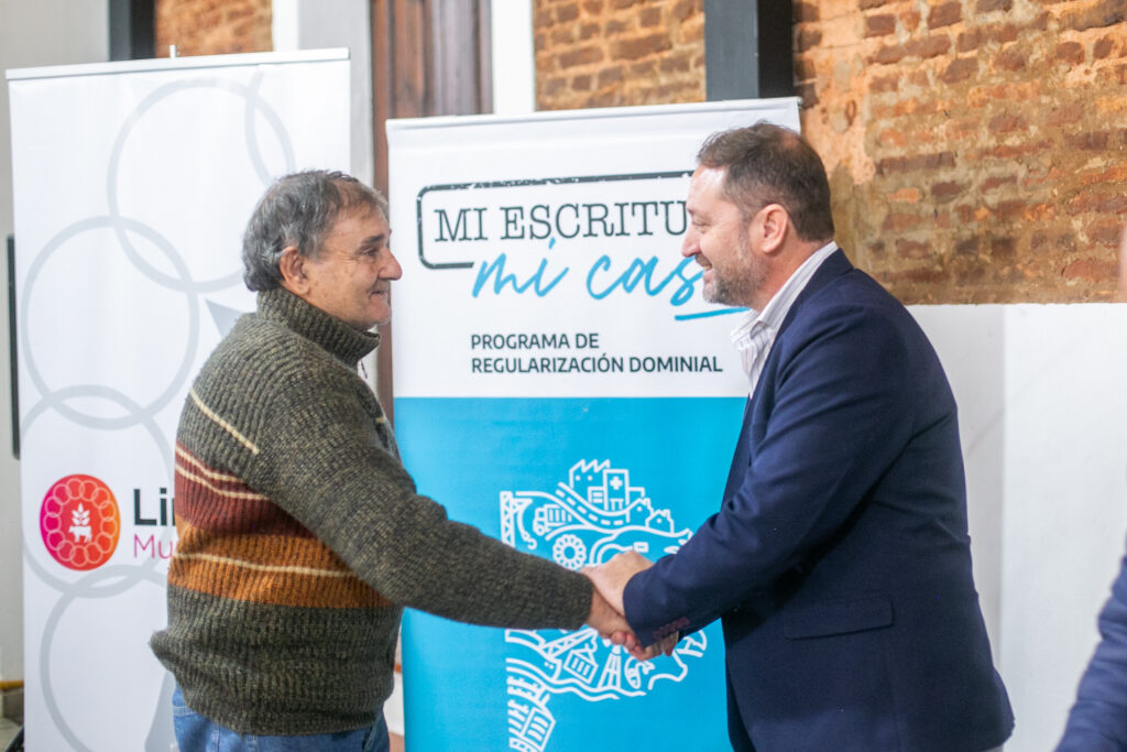 Lincoln: 40 familias acceden a la escritura de su vivienda gracias al Plan de Regularización Dominial.