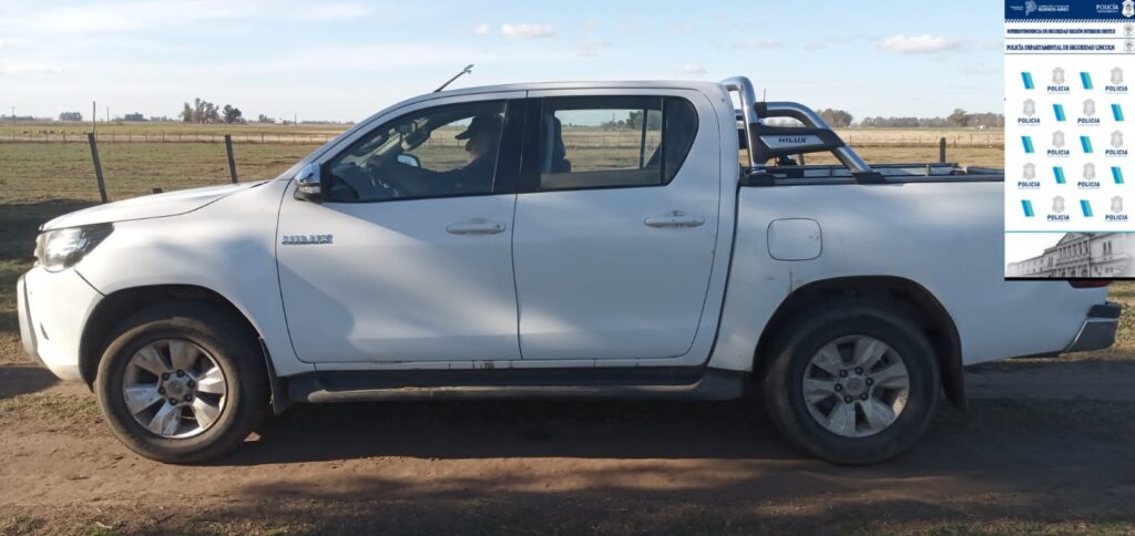 Toyota Hilux secuestrada en Bayauca.