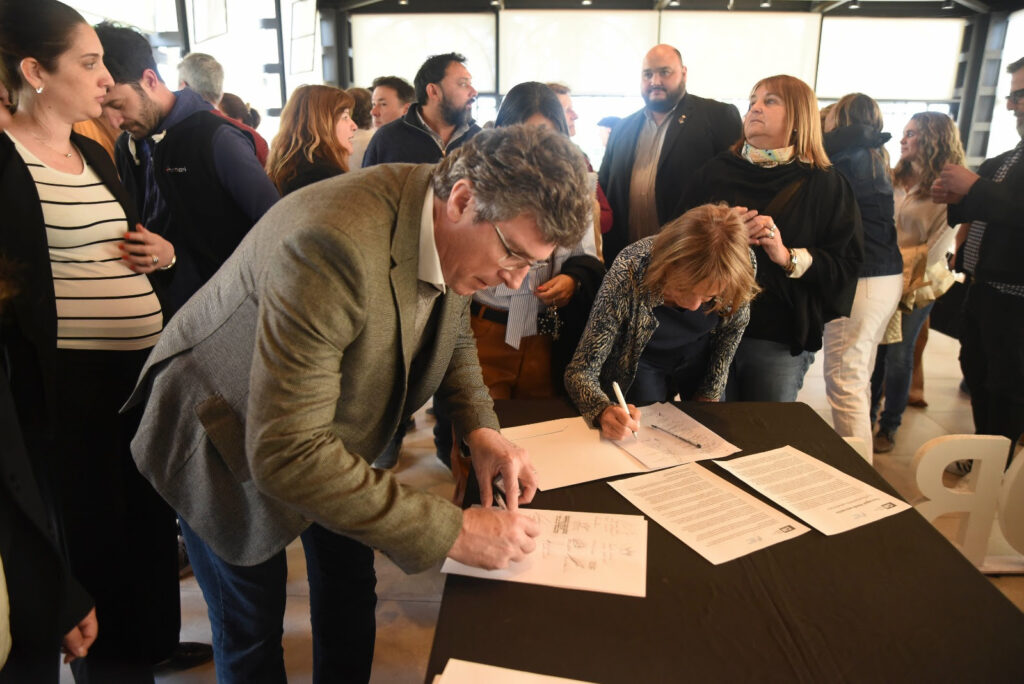UNNOBA alerta sobre la crisis universitaria: reclaman por el desfinanciamiento y la pérdida salarial.
