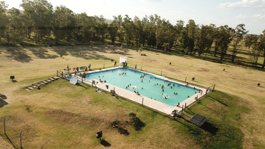 Alerta de calor: la pileta del Parque Municipal estará abierta toda la semana.