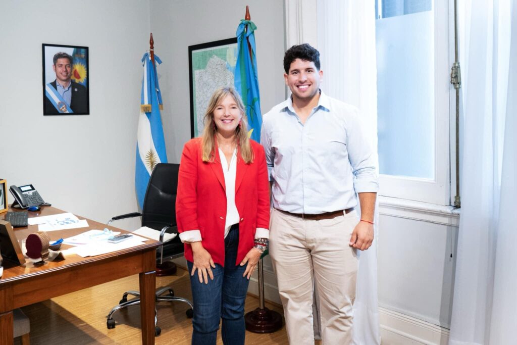 Gestiones en La Plata: Mittelbach presentó proyectos de vivienda e infraestructura para Ameghino.
