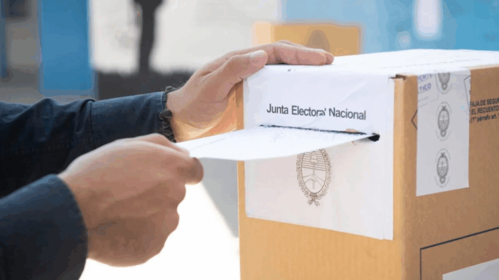 Comenzó la jornada electoral en Ameghino: tres listas compiten en las urnas.