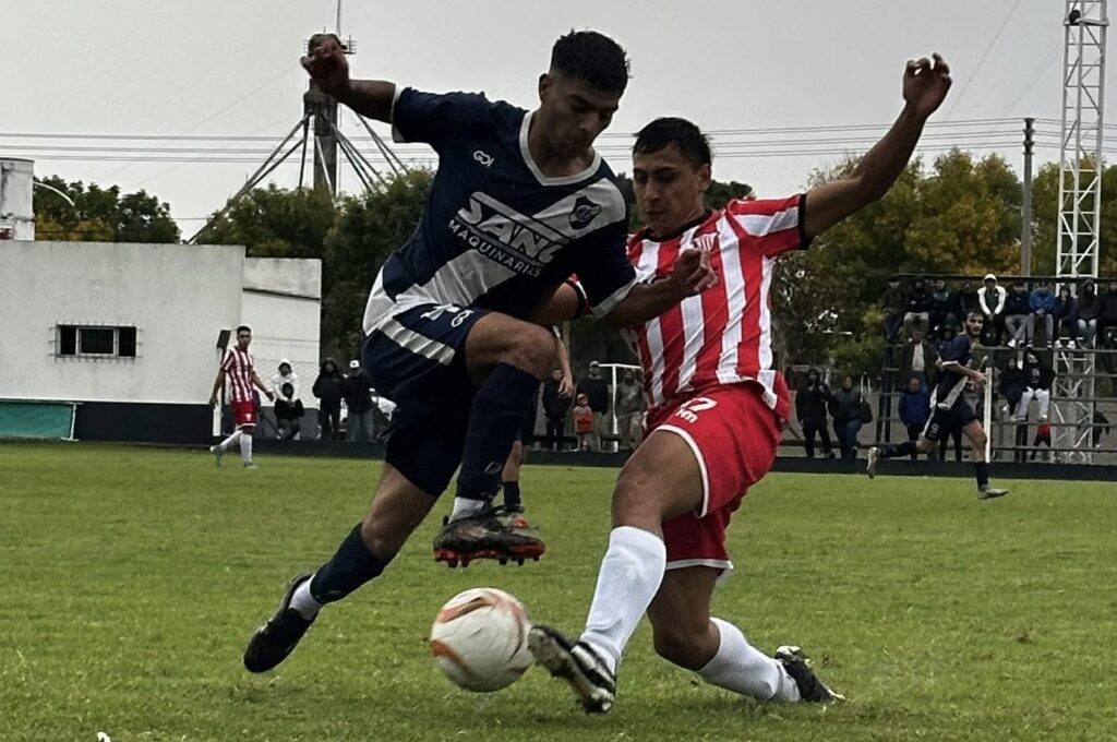Juventud ganó y es unico puntero. Foto: Facebook Cosmopolita de Piedritas.