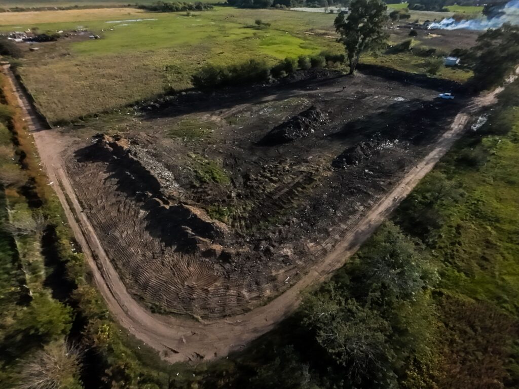 Lincoln avanza con obras de ordenamiento en el basural de Arenaza y nuevas cuadras de pavimento.