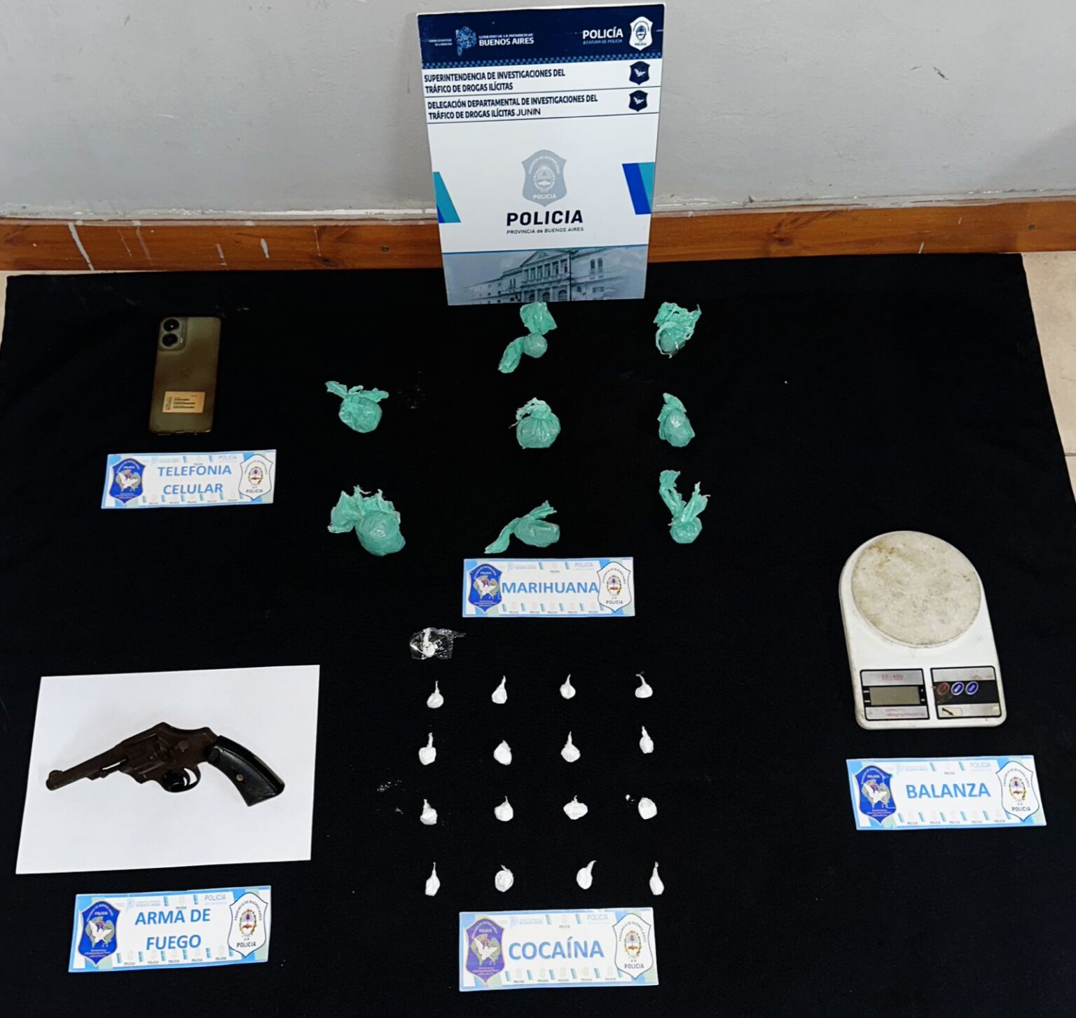 Golpe a la venta de drogas en Junín: tres detenidos tras varios allanamientos.